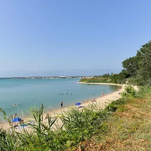 Veronika , Nin Chorvatsko